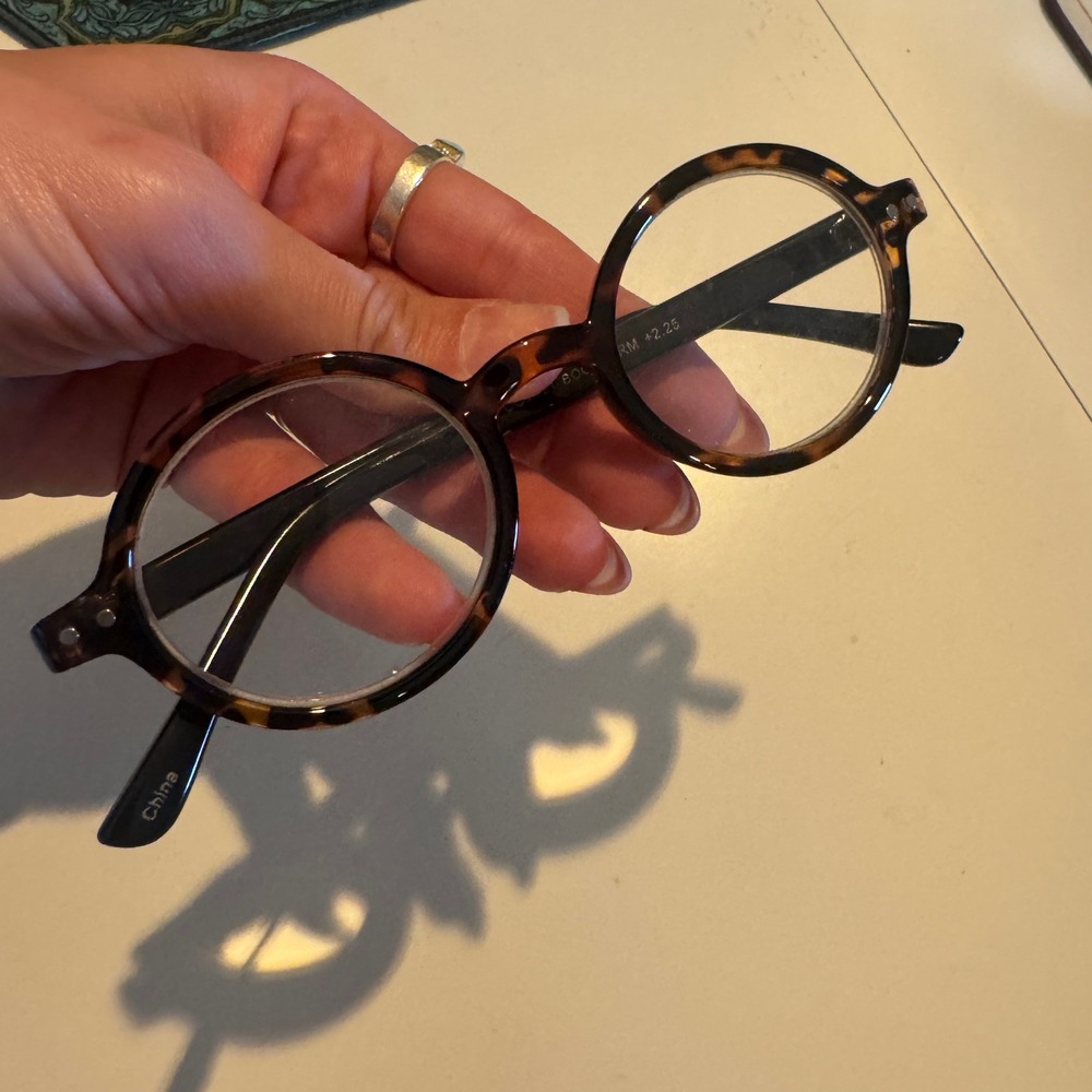 Readers.com Bookworm Round Tortoise Reading Glasses +2.25 OCV421